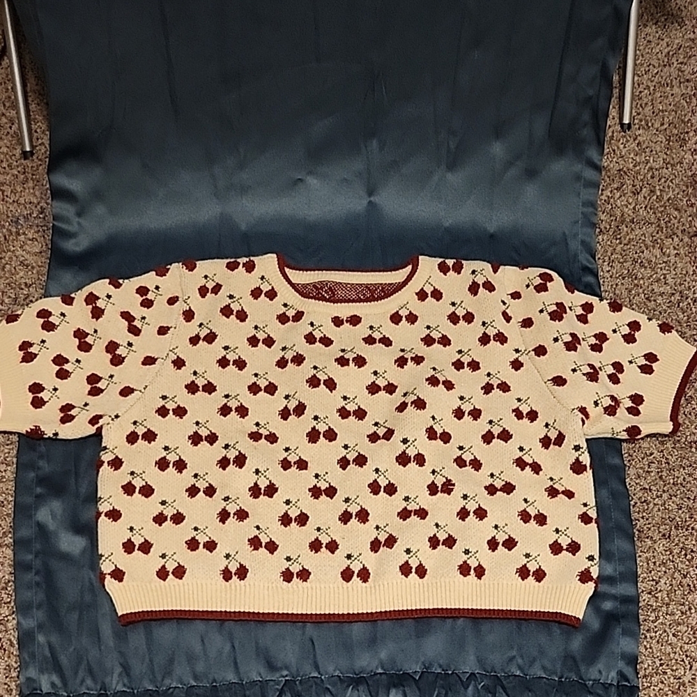 Cherry Patterned Short Sleeve Sweater